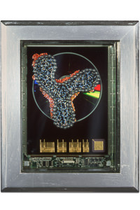 Œuvre nommée "Yahoo" : sculpture murale cybertrash du sculpteur Rémy Tassou. Vue principale.