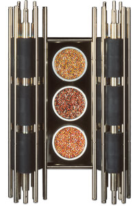 Œuvre nommée "Wap" : sculpture murale cybertrash du sculpteur Rémy Tassou. Vue principale.