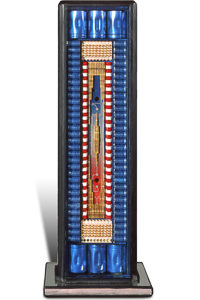 Œuvre nommée "République" : sculpture cybertrash (totem) du sculpteur Rémy Tassou. Vue principale.