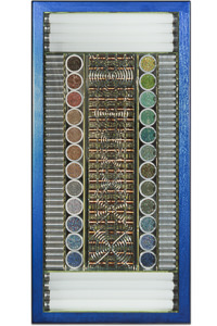 Œuvre nommée "Scanner" : sculpture murale cybertrash du sculpteur Rémy Tassou. Vue principale.