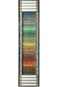 Œuvre nommée "Fusible": sculpture murale cybertrash du sculpteur Rémy Tassou. Vue principale.