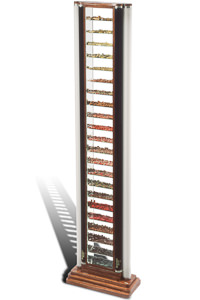 Œuvre nommée "Light Sources" : sculpture cybertrash (totem) du sculpteur Rémy Tassou. Vue principale.