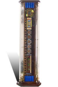 Œuvre nommée "Memory" : sculpture cybertrash (totem) du sculpteur Rémy Tassou. Vue principale.