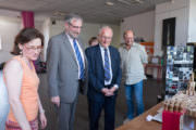 Visite de l&rsquo;exposition Tassou par des responsables