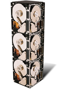 Œuvre nommée "Hard": totem Cybertrash de Rémy Tassou.