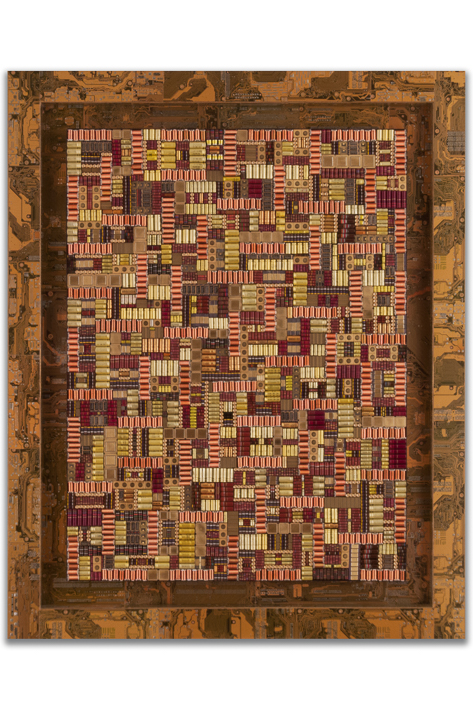 Œuvre nommée "Hitech": sculpture murale cybertrash du sculpteur Rémy Tassou. Vue principale.