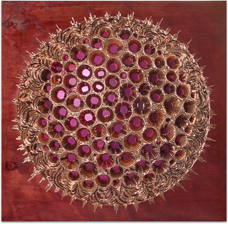 Œuvre nommée "Fish eye": sculpture murale cybertrash de Rémy Tassou. (vue principale, vignette)