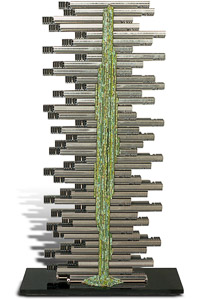 Œuvre nommée "FM"": totem cybertrash de Rémy Tassou. (vue principale, vignette)