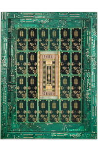 Œuvre nommée "Keyboard": sculpture murale cybertrash de Rémy Tassou. (vue principale)