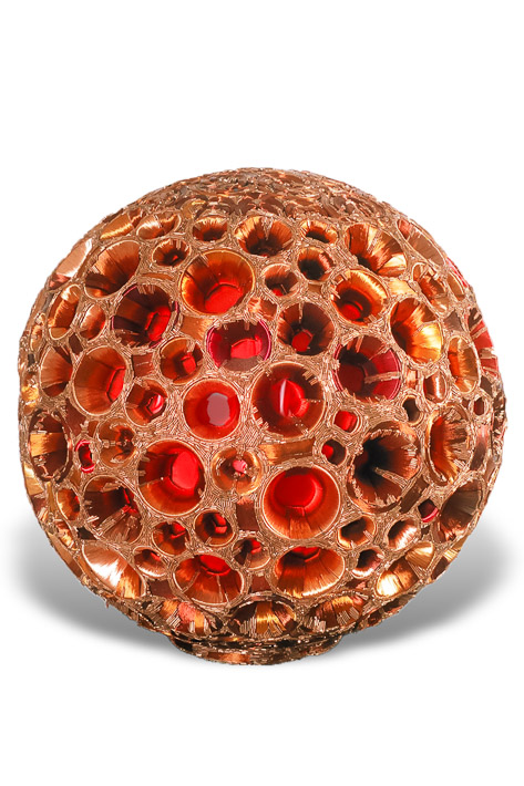 Œuvre nommée "Alerte rouge" : totem cybertrash de Rémy Tassou. (vue principale, vignette)