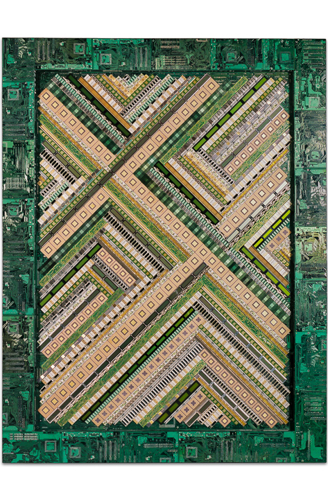 Œuvre nommée "Adobe" : sculpture murale cybertrash de Rémy Tassou. (vue principale)