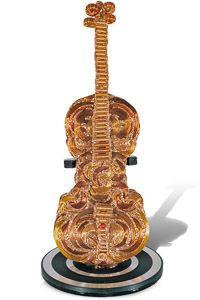 Œuvre nommée "Cybervarius" : totem cybertrash de Rémy Tassou. (vue principale)