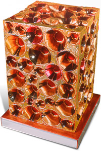 Œuvre nommée "Déflecteur" : totem cybertrash de Rémy Tassou. Vue plongeante . vue principale (vignette)