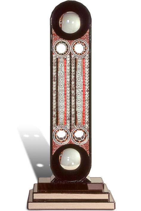 Œuvre nommée "Imageur" : totem cybertrash de Rémy Tassou. (vue principale, vignette)