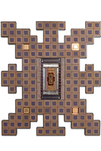 Œuvre nommée "Micral" : sculpture murale cybertrash de Rémy Tassou. (vue principale, vignette)