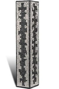 Œuvre nommée "Broadband" : totem cybertrash de Rémy Tassou. (vue principale, vignette)