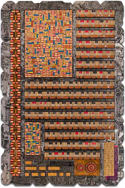 Œuvre nommée "Codex": sculpture murale cybertrash du sculpteur Rémy Tassou. Vue principale (vignette).