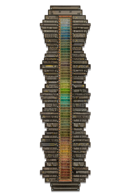 Œuvre nommée "Afficheur" : Sculpture murale Cybertrash du sculpteur Rémy Tassou. (vue principale)