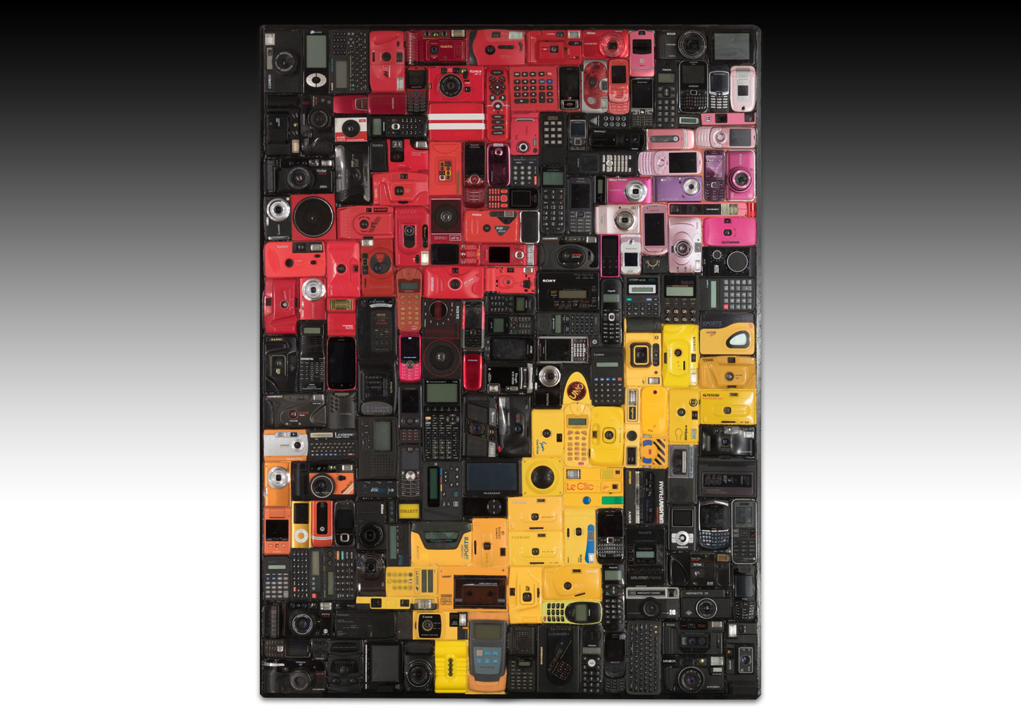 Collect : sculpture murale de l'artiste sculpteur Rémy Tassou