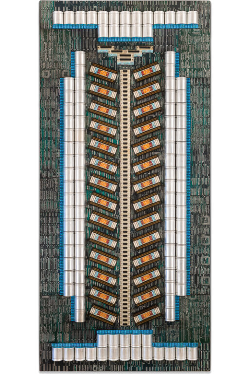 Œuvre nommée "Bull" : sculpture murale cybertrash du sculpteur Rémy Tassou. (principale) (UNE)