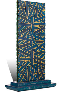 Œuvre nommée "Dimm ": totem cybertrasth du sculpteur Rémy Tassou. (vue principale) (vignette)